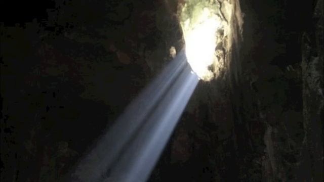 Light Shining into The Dark смотреть онлайн