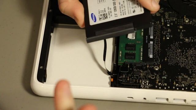 The $200 Macbook Project смотреть онлайн