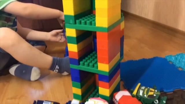 Robot Trains роботы поезда.игрушки для детей смотреть онлайн