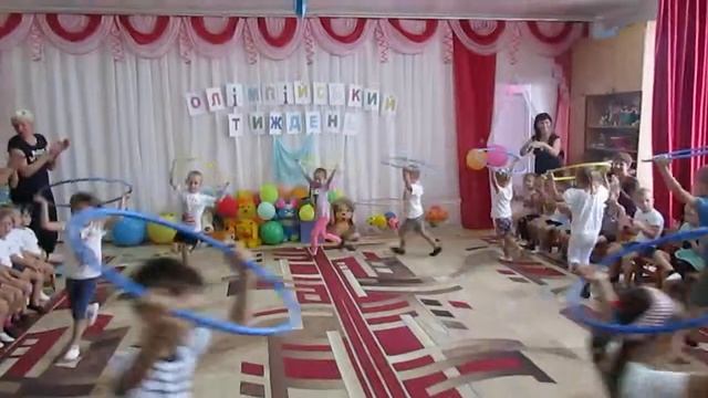 Танець з обручем смотреть онлайн