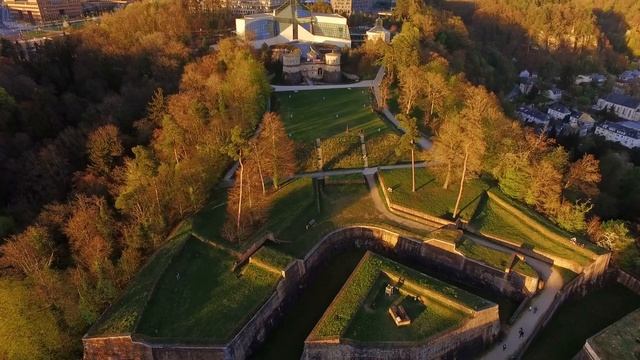 Luxembourg from the (tip) top смотреть онлайн