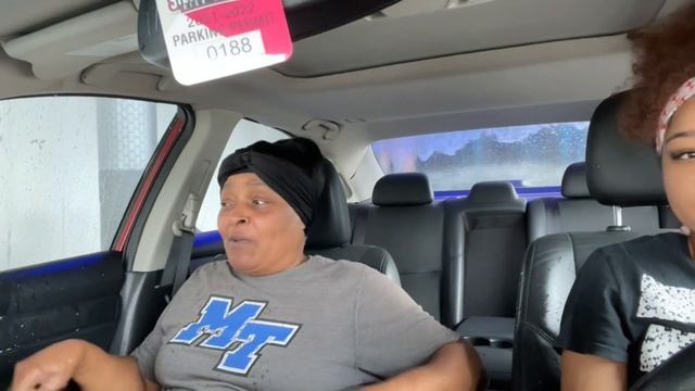 OPENING MY GRANNY WINDOW WHILE GOING THROW THE CAR WASH PRANK 🤣 смотреть онлайн