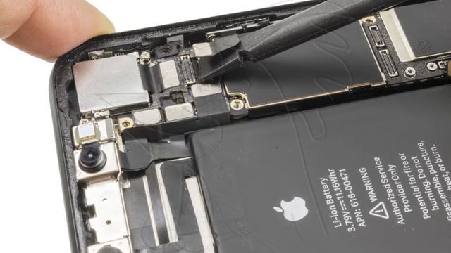 Guía del iPhone XR: Cambiar antena inferior con contacto de altavoz смотреть онлайн