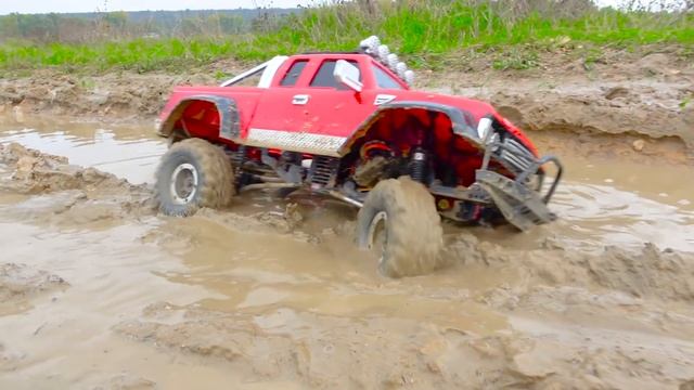 Off Road RC Truck Mud Racing - 4x4 Mudding Cars смотреть онлайн