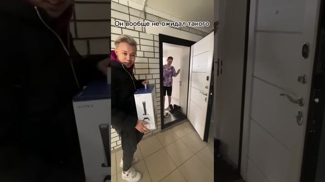 Норм подарок? ❤️ для @IvantezSO2 смотреть онлайн