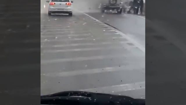 Краснодар Мега-Адыгея сгорел джип