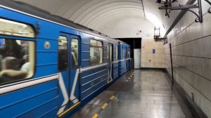 Прибытие подвижного состава 81-717.5 на станцию Уральская | Екатеринбургский метрополитен