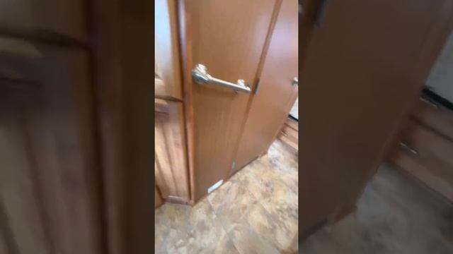 2011 Tiffin Allegro Breeze 28BR смотреть онлайн