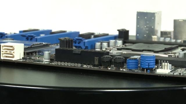 MSI X79A-GD45 - test PC World смотреть онлайн