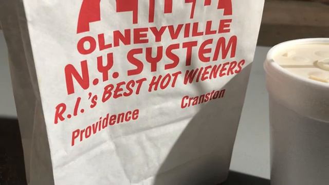 Hot Wieners: A New York System State of Mind | Rhody Eats #5 смотреть онлайн