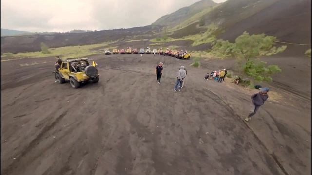 BLACK LAVA & BLACK SAND - Kintamani Jeep Tour (FPV Drone) смотреть онлайн