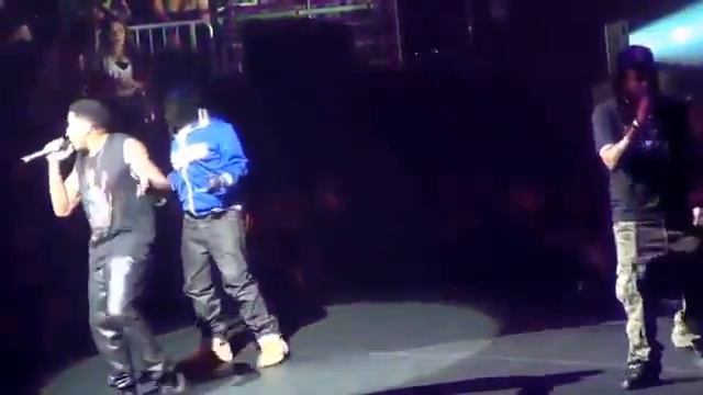 A Tribe Called Quest Live at Barclay's - Bonita Applebum ft Stephanie Santiago смотреть онлайн