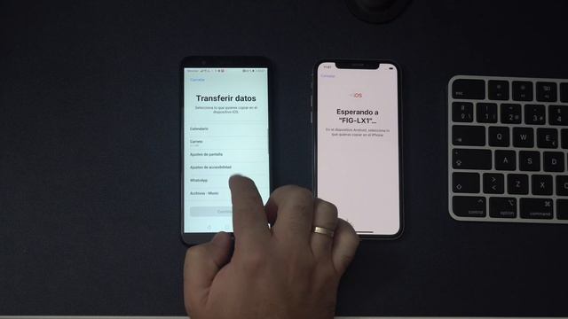 Cómo pasar tus mensajes de WhatsApp de Android a iPhone смотреть онлайн