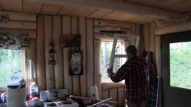 Off Grid Log Cabin Window Installation смотреть онлайн