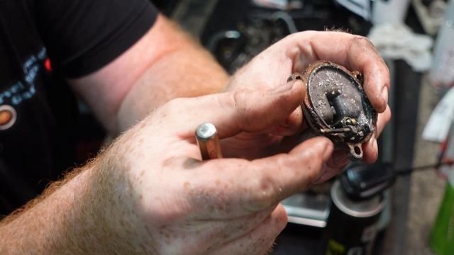 SU HS8 Carburettors Teardown, Inspection, Cleaning and Rebuild (The Jaguar/Daimler Project) смотреть онлайн