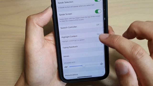 iPhone 11 Pro: How to Have Read Aloud Text Highlighted With Background Color смотреть онлайн