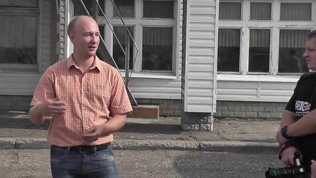 «Я не пьяный, я объезжаю ямы». Активисты ФАР провели протестную акцию в Брянске смотреть онлайн