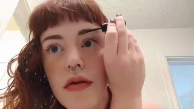 Brow Love Gel in action смотреть онлайн