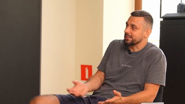 Александр Кожин: съемка европейских недель моды смотреть онлайн