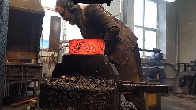 Ковка кувалды. смотреть онлайн