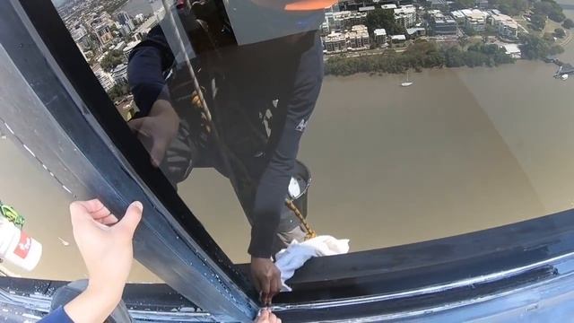 Rope Access Window Cleaning - Gopro Footage #1 - Brisbane смотреть онлайн