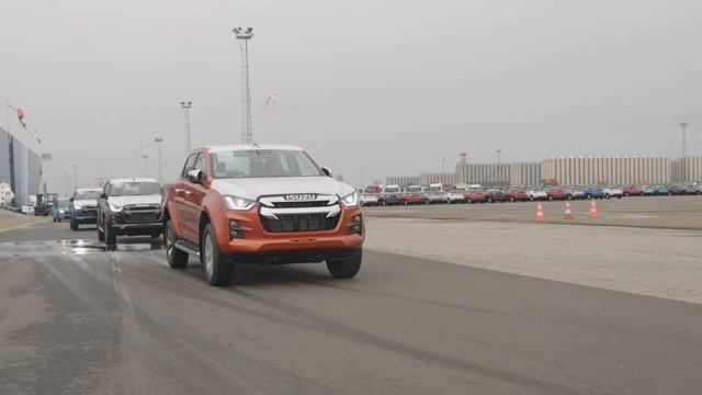 The all new ISUZU D-Max has finally arrived ... смотреть онлайн