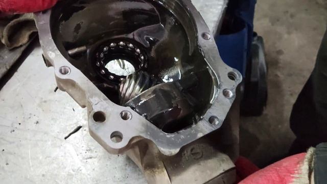 Ремонтируем очередной загудевший передний редуктор на БМВ Х1 XDrive 2.0d смотреть онлайн