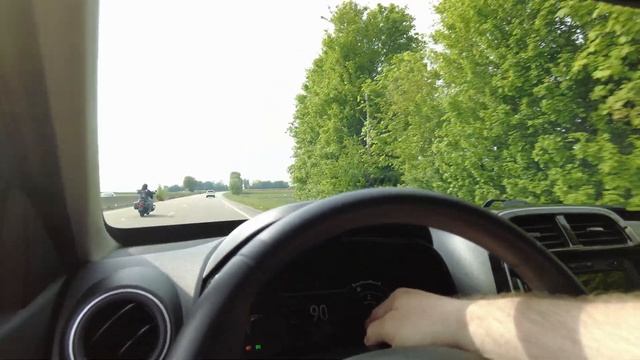 DACIA SPRING 2023 à 130km/h смотреть онлайн