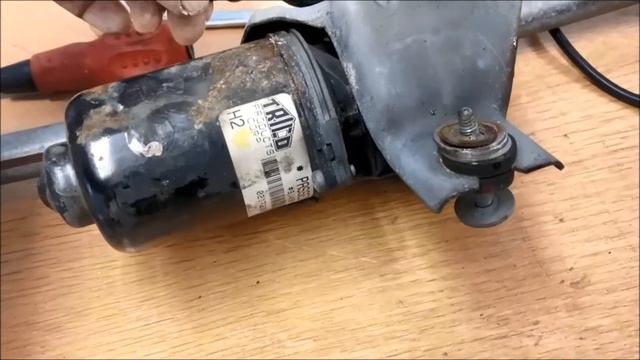 Hummer H2 2005 - Front Wiper Motor Replacement смотреть онлайн