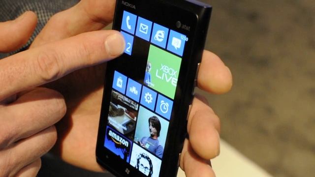 Greg Sullivan demos New Windows Phone Start Screen on Lumia 900 / Windows Phone 7.8 смотреть онлайн