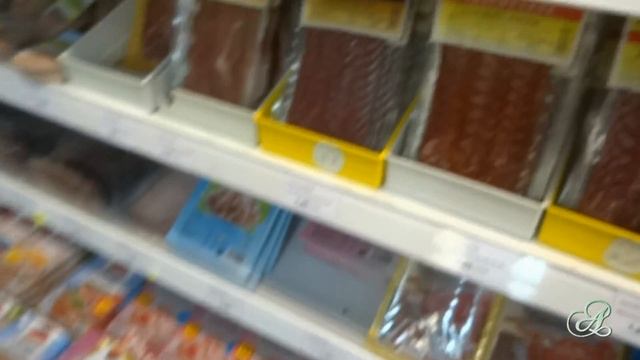Иду в испанский супермаркет. Сколько стоят продукты и выпивка там.. смотреть онлайн