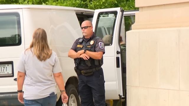 Prosecutor claims Richard Allen 'confessed' to murders, defense calls statements 'inconsistent' смотреть онлайн
