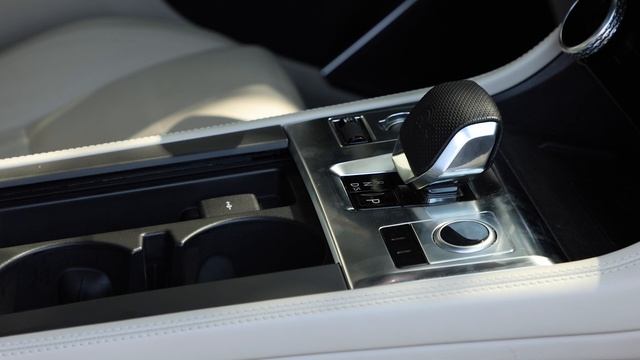 The 2022 Jaguar F-Pace SVR is refined yet still brilliantly brutal смотреть онлайн