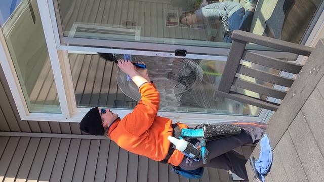 How To Clean Windows - Cleaning Slider Windows - EASIEST and FASTEST Method! Squeegee, and Scrubber смотреть онлайн