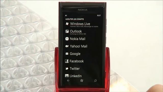 Premiers pas avec Windows Phone - 9/10 - Configuration d'un compte email смотреть онлайн
