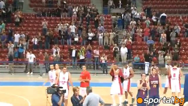 Applause for Lukoil despite the loss from Barcelona смотреть онлайн