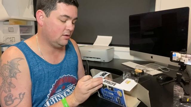 TUTORIAL: HOW TO DO A FUNKO POP WINDOW SWAP 2020 | Replacing a DAMAGED WINDOW to a signed Funko Pop смотреть онлайн