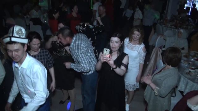 Свадьба Нурсултан и Малика 06-04-19 Часть 2 смотреть онлайн