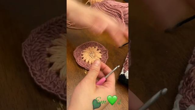 Crochet sunburst granny square in burmese смотреть онлайн