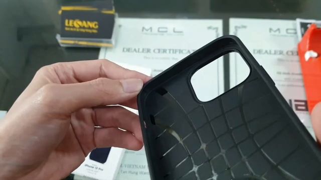 iPhone 14 Pro Spigen Liquid Air Armor Case First Look & Hands On смотреть онлайн