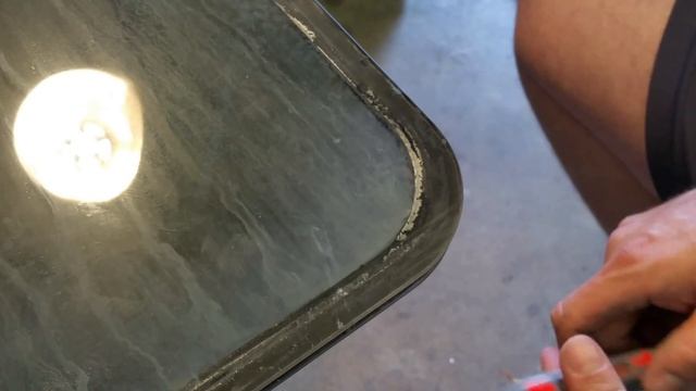 94 Bounder, Easy double pane fog window part 2 - RV REPAIR смотреть онлайн