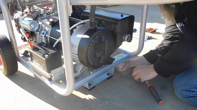 Homestead Equipment Ep 1: iPower SUA12000E Generator - unboxing, initial assembly, and setup смотреть онлайн