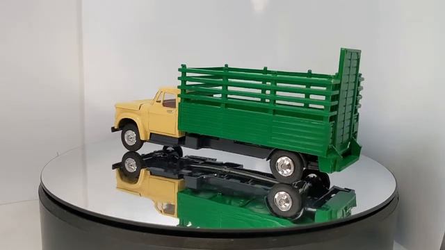 Corgi Toys Dodge Kew Fargo Livestock Truck - no.484 - issued 1967 - diecast restoration смотреть онлайн