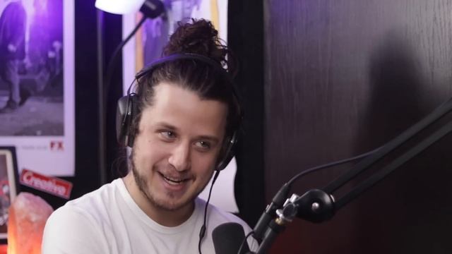 JOSE MADERO HABLA SOBRE COMO PANDA NUNCA SALIO EN HITS DE RADIO смотреть онлайн