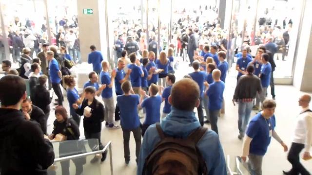 Apple Store Eröffnung in Hamburg am Jungfernstieg смотреть онлайн