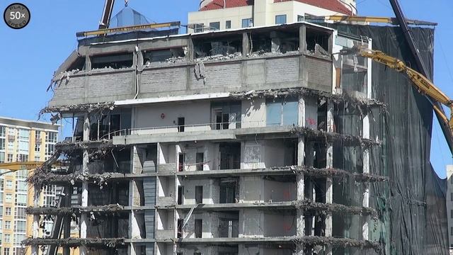 Demolition excavator at the door (Week 23, set 9) смотреть онлайн