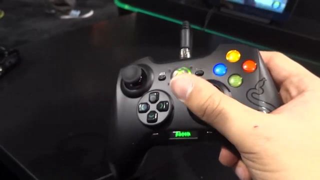 Razer Sabertooth Gaming Controller -- XBOX 360, PC (CES 2013) смотреть онлайн