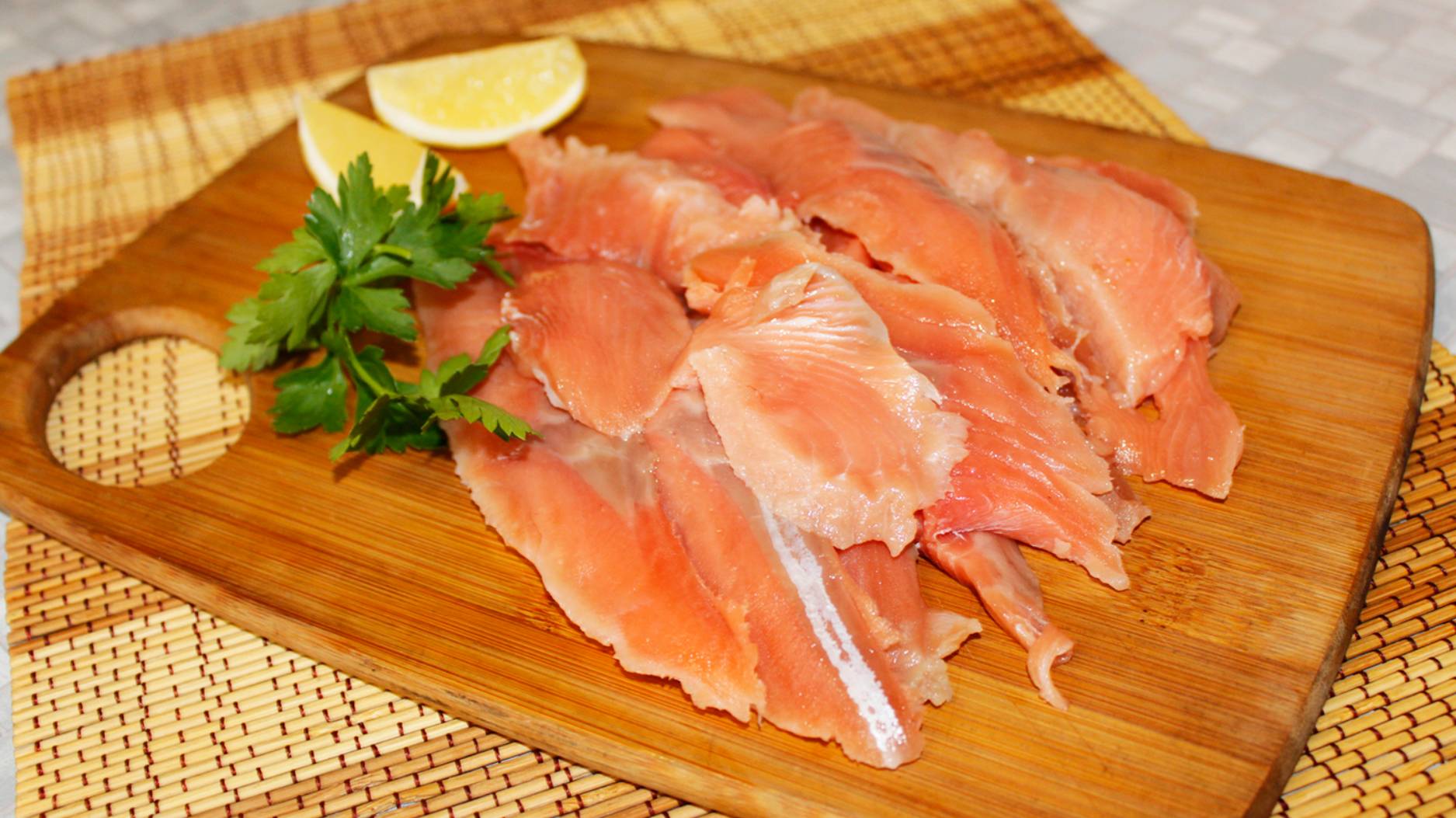 Кета соленая. Сухой посол красной рыбы в домашних условиях. смотреть онлайн