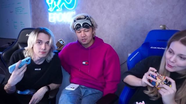 КТО ЗНАЕТ МЕНЯ ЛУЧШЕ? МОЯ ДЕВУШКА VS МОЙ ДРУГ смотреть онлайн