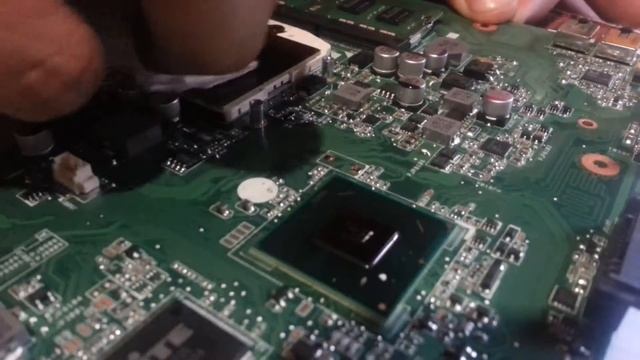 Applying arctic silver 5 Lap top processor смотреть онлайн